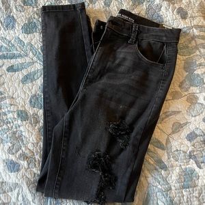 No boundaries black distressed high rise jeans